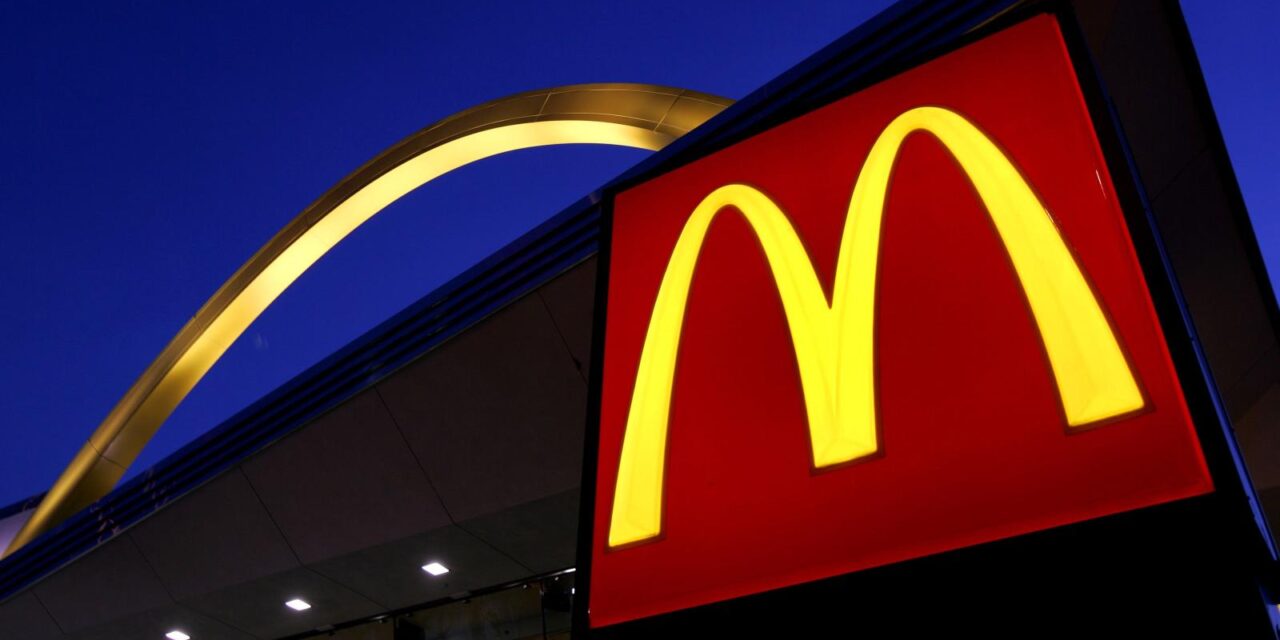Mc Donald`s cerca de obtener cobertura por los costos de defensa en demanda subyacente relacionada con el COVID-19