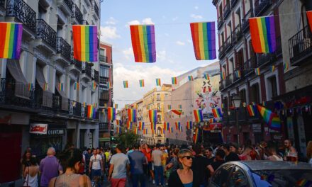 España respalda proyecto de ley que permite a los adolescentes cambiar de sexo oficial sin controles médicos